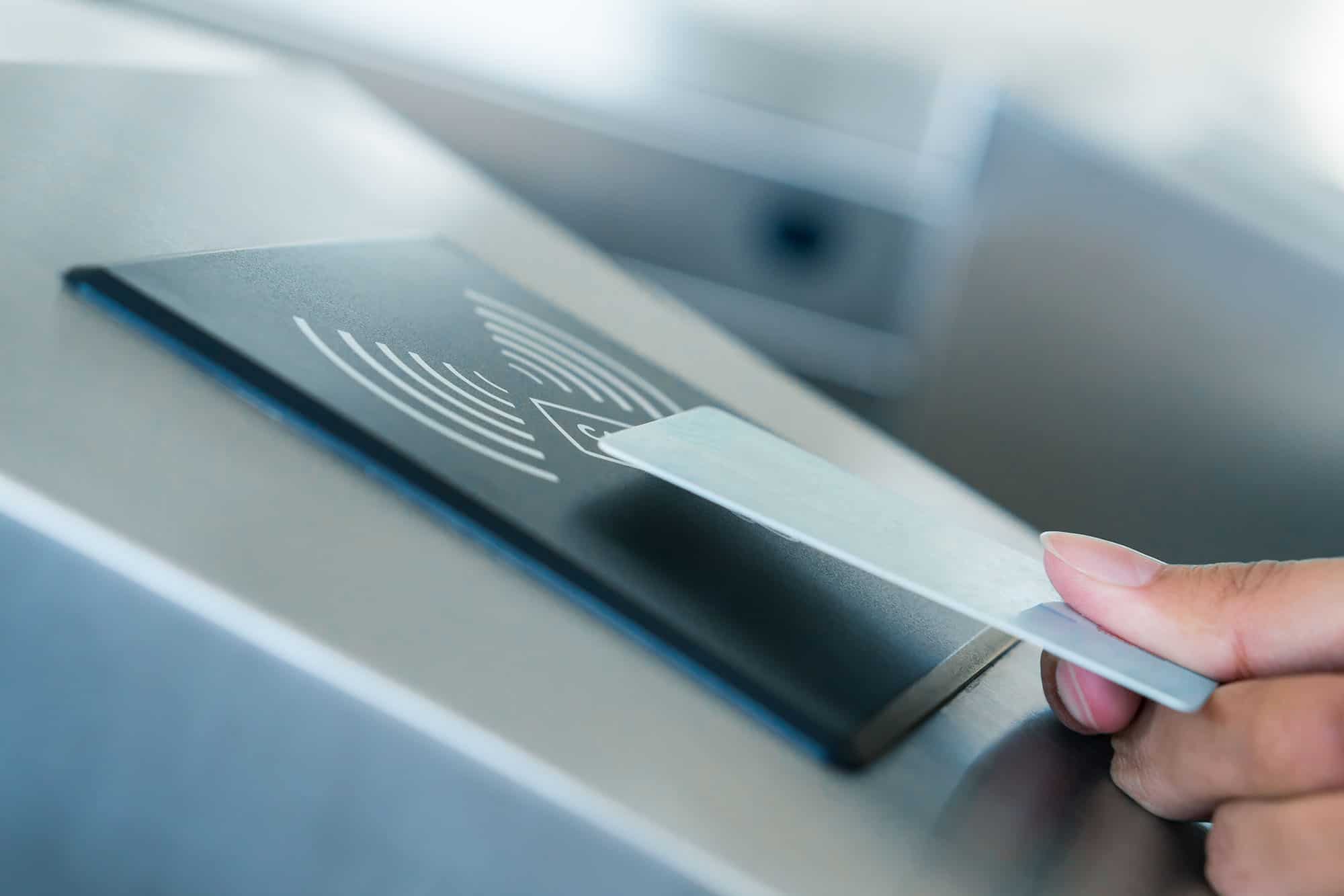 Proximity reader scanning card